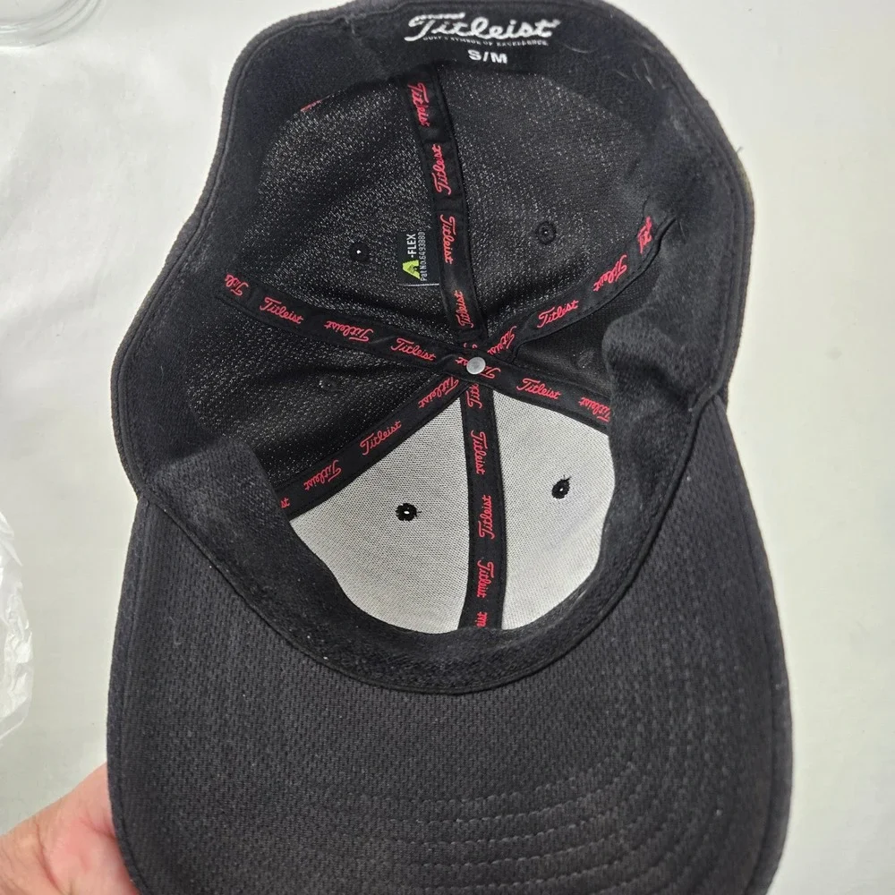 Titleist FJ Tour Golf Hat Black Red Script Logo A-Flex Pro V1 Fitted Cap S/M PGA